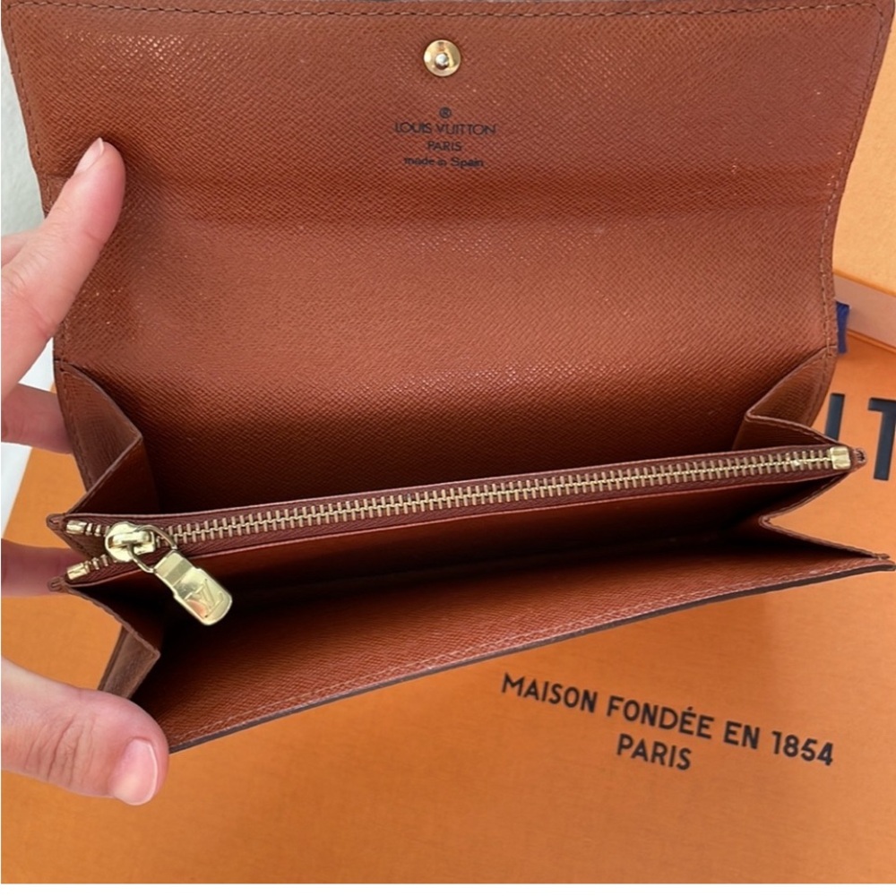Traded LOUIS VUITTON SARAH MONOGRAM WALLET AUTH & CHAIN LAST CHANCE - Picture 8 of 15